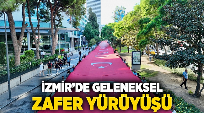 İzmir’de Geleneksel Zafer Yürüyüşü