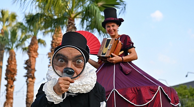 İzmir Enternasyonal Fuarı’nda uluslararası sokak gösterileri büyük ilgi görüyor