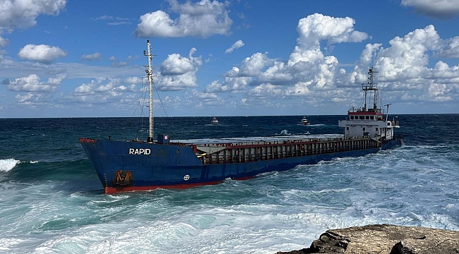 Kocaeli&#039;de kuru yük gemisi karaya oturdu