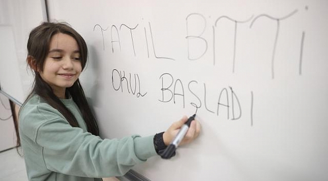 Tatil bitti: Yeni eğitim öğretim yılı bugün başladı