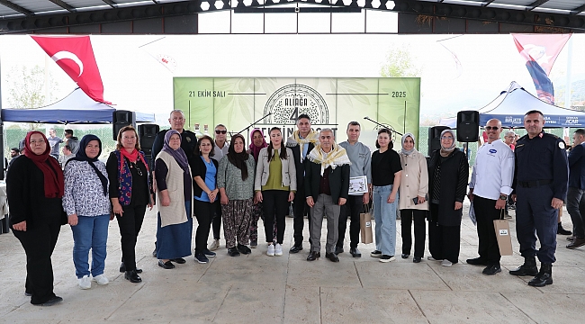 Aliağa’da Zeytinin Bereketi 4.Zeytin Hasat Şenliği’nde Kutlandı