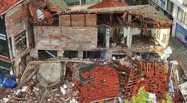 Balıkesir'de 330 artçı sarsıntı kaydedildi