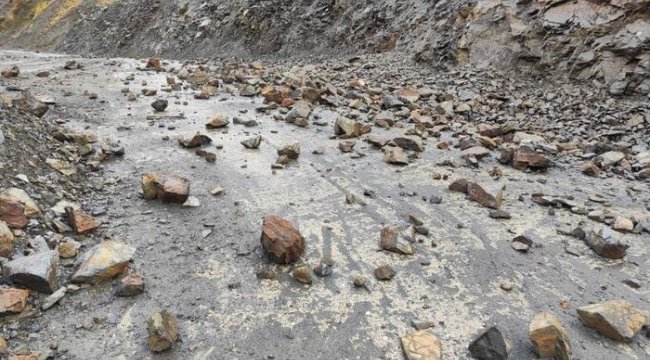 Batman'da sağanak heyelana neden oldu