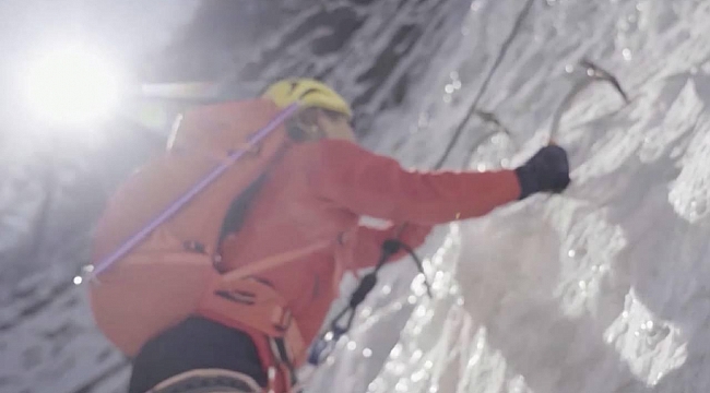 Bine yakın dağcı kar fırtınası nedeniyle Everest&#039;te mahsur kaldı