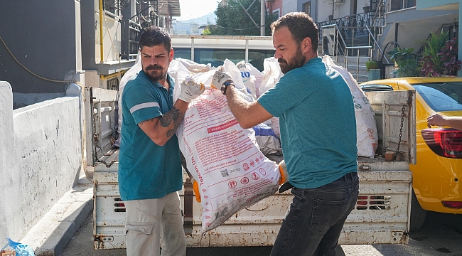 Gaziemir Belediyesi’nden yurttaşlara yakacak odun desteği