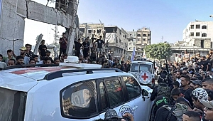 Gazze’de ateşkes süreci başladı: Hamas 7 İsrailli esiri Kızılhaç’a teslim etti