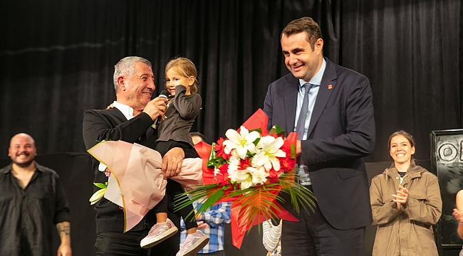 Güzelbahçe’de Kahkaha Dolu Gece