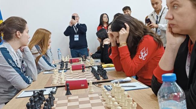 Herkes sustu taşlar konuştu