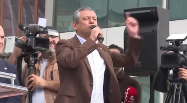 İmamoğlu&#039;nun ifadesi alınan Çağlayan Adliyesi önünde seslendi! Özgür Özel: &quot;Son çare casus demeye kalktılar, yazıklar olsun&quot;