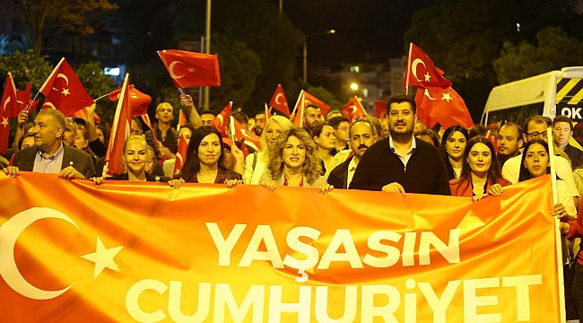 Karabağlar ’da Coşkulu Cumhuriyet Korteji