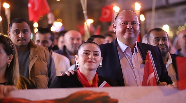 Menderes’in Her Noktasında Cumhuriyet Coşkusu