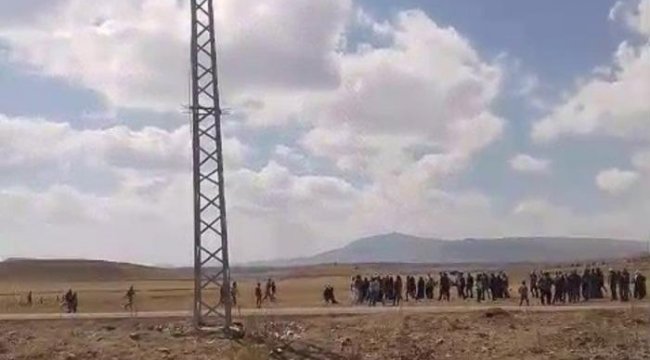 Tekman’da cenaze sırasında iki aile birbirine girdi