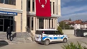 Bursa’da 28 yıl 8 ay hapis cezasıyla aranan 2 şüpheli yakalandı