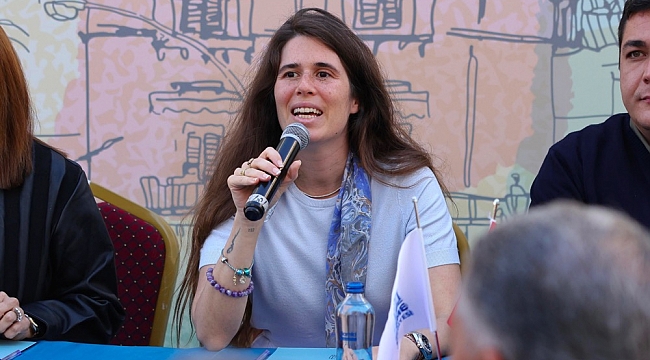 Çeşme Belediyesi, Balıkçılar ve Terziler Sokağı yenileme projesini esnafla paylaştı