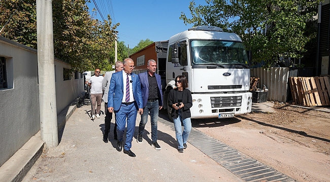 Gaziemir’de asfalt seferberliği: İki ayda 4 bin 472 metrekare alan asfaltlandı