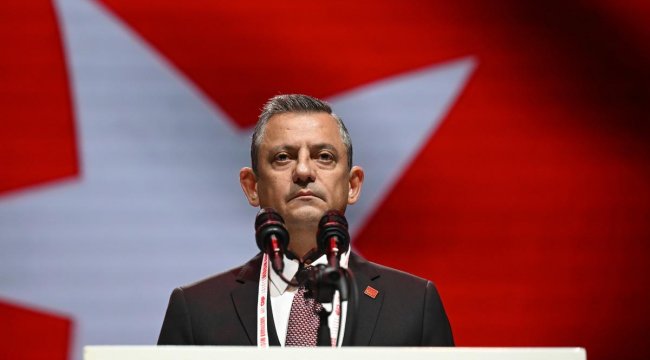Özgür Özel: &quot;Her şey onunla başladı, mücadele bitmeyecek!&quot;