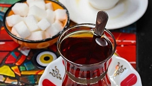 Sağlığınız için hangisi daha iyi: Kahve mi çay mı? Yeni çalışma hangi içeceğin inme riskini artırdığını, hangisinin azalttığını ortaya koydu