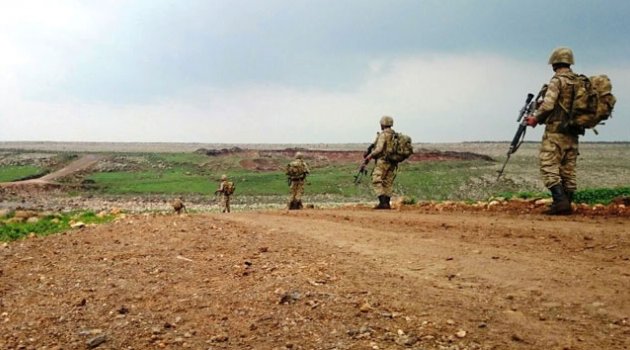 300 Komandoyla Dev Operasyon