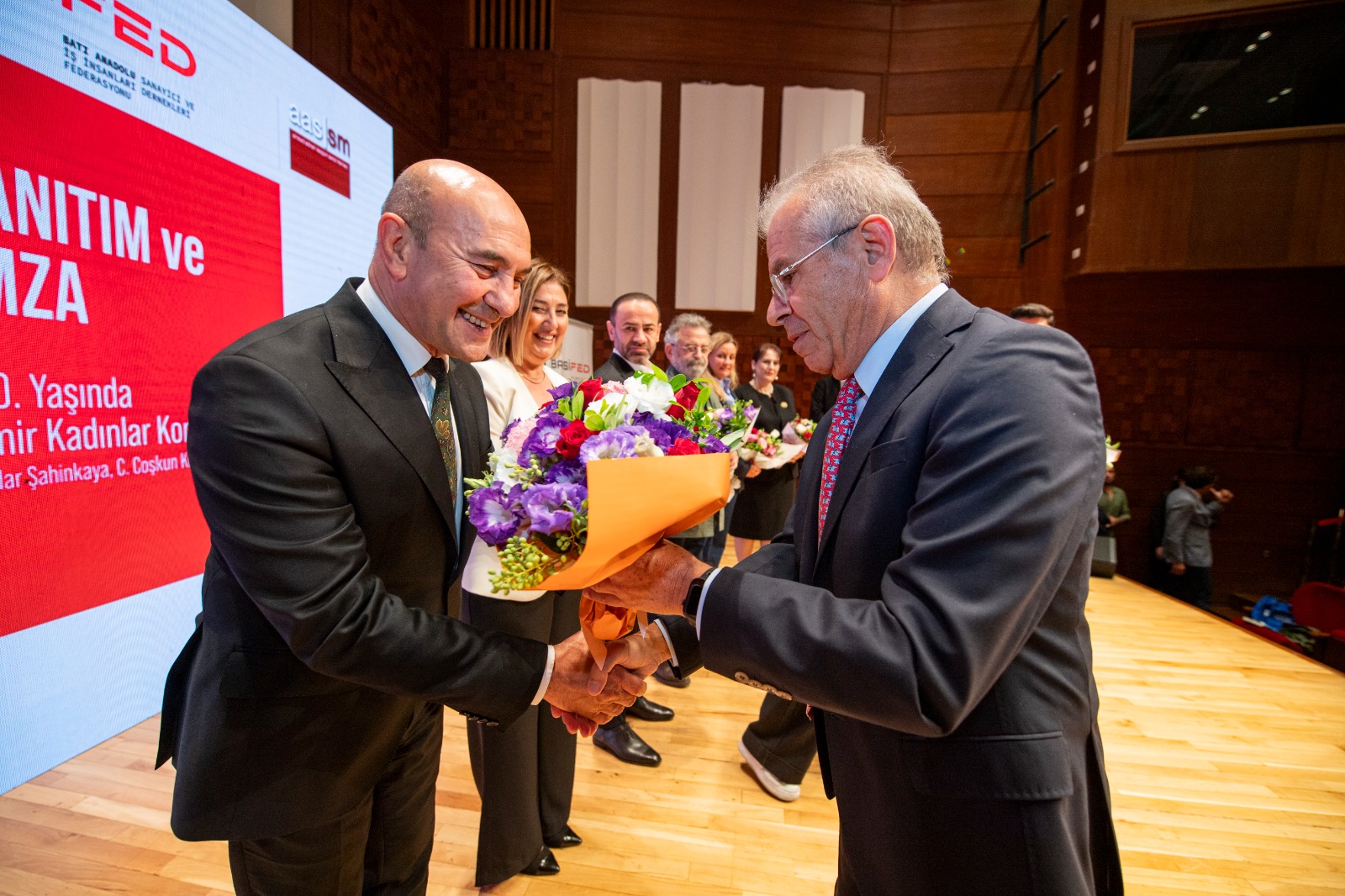 100. Yaşında İzmir Kadınlar Kongresi kitabı yayımlandı