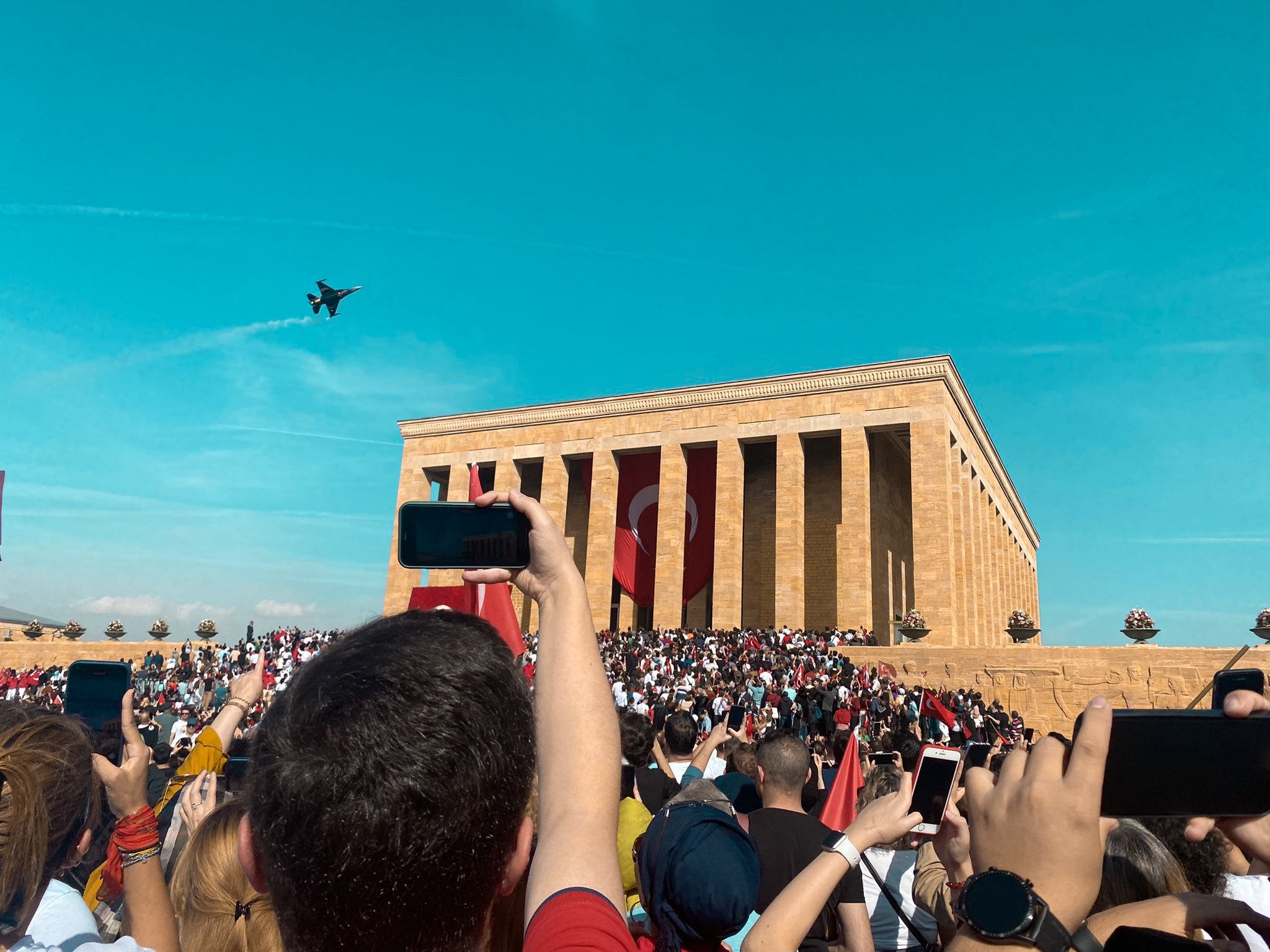 SOLOTÜRK, Anıtkabir Semalarında 100. Yıl Gösterisine Başladı