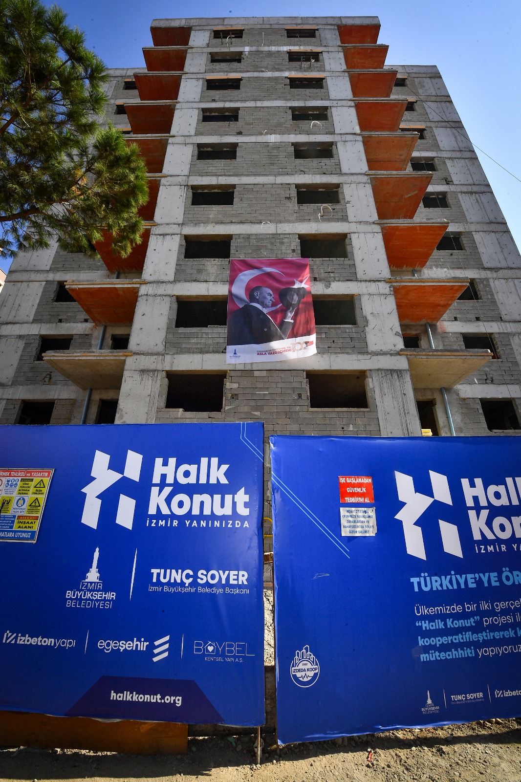 İzmir'in Türkiye'ye örnek uygulaması Halk Konut projesi hızla ilerliyor