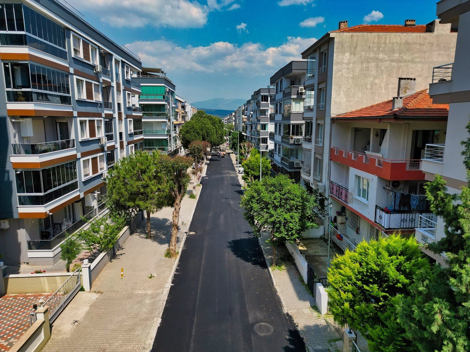 Gaziemir’in yollarında yoğun çalışma