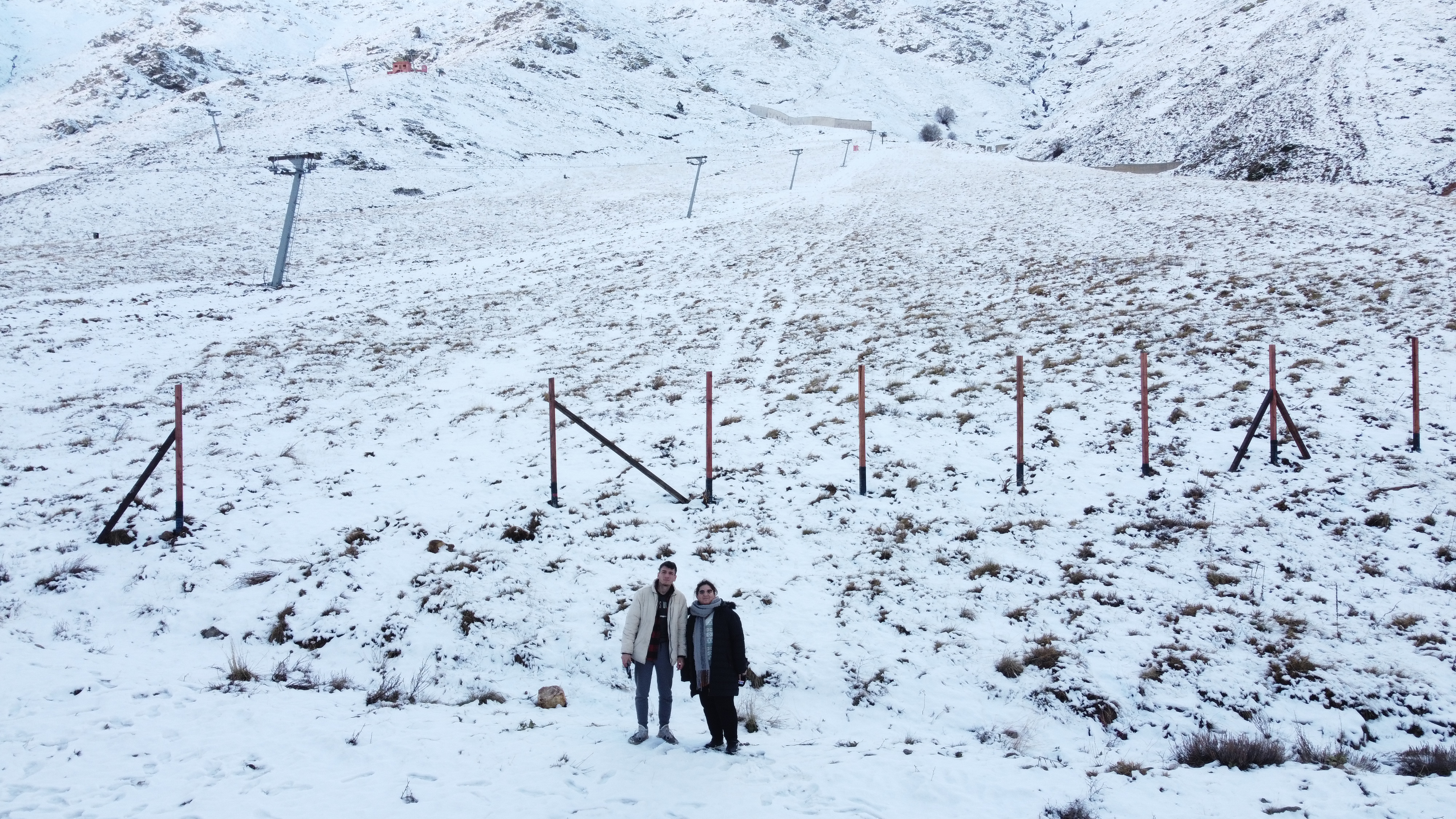 Ödemiş'teki Bozdağ Mahallesi, karla kaplandı