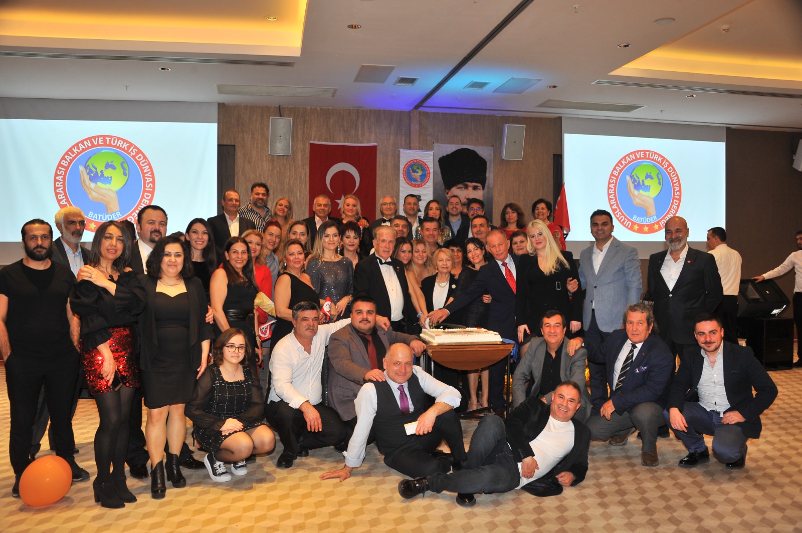 BATÜDER AİLESİ 2024'E HEPBERABER GİRDİ