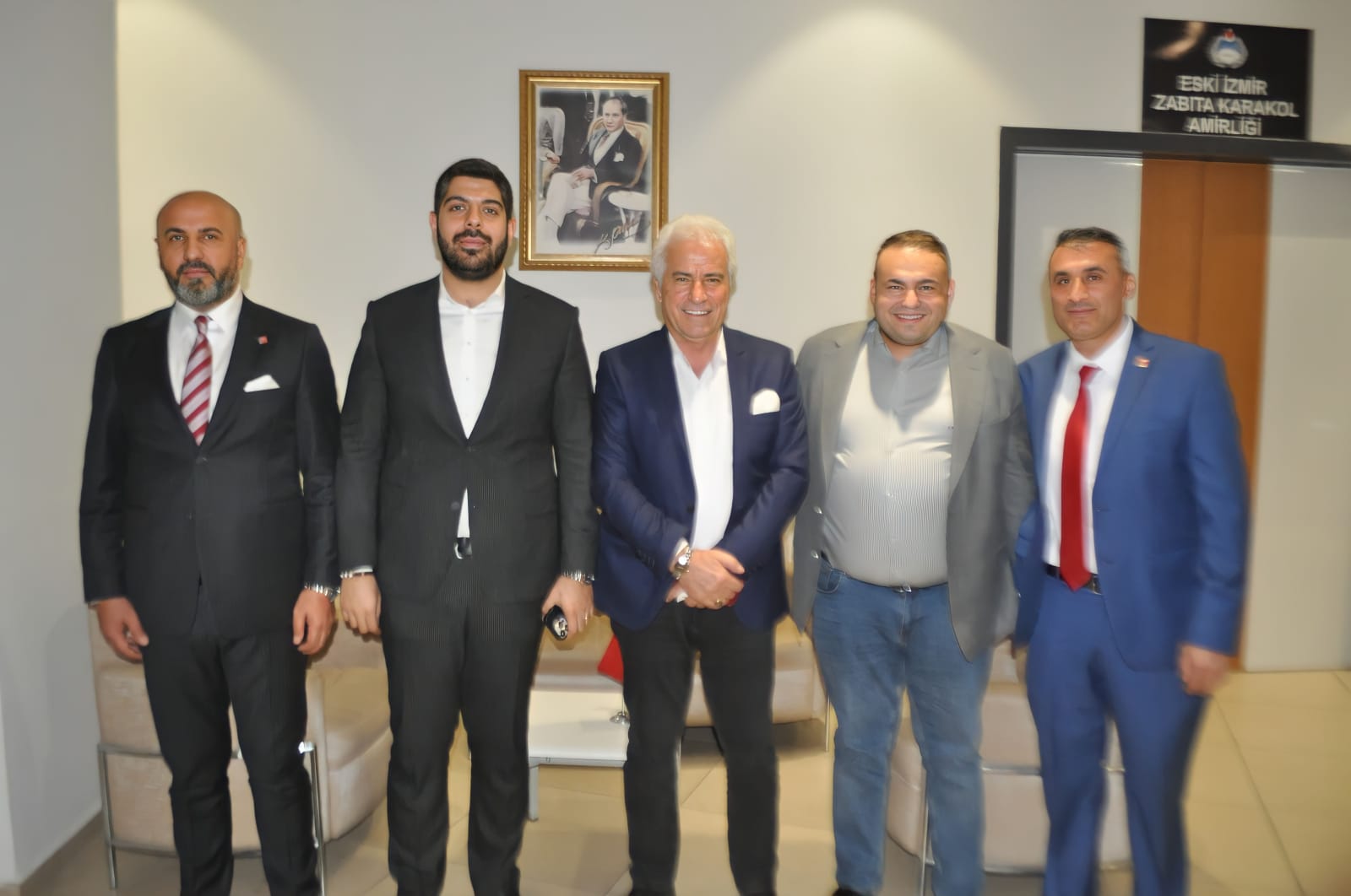 CHP Karabağlar İlçe Başkanlığı'ndan dayanışma yemeği