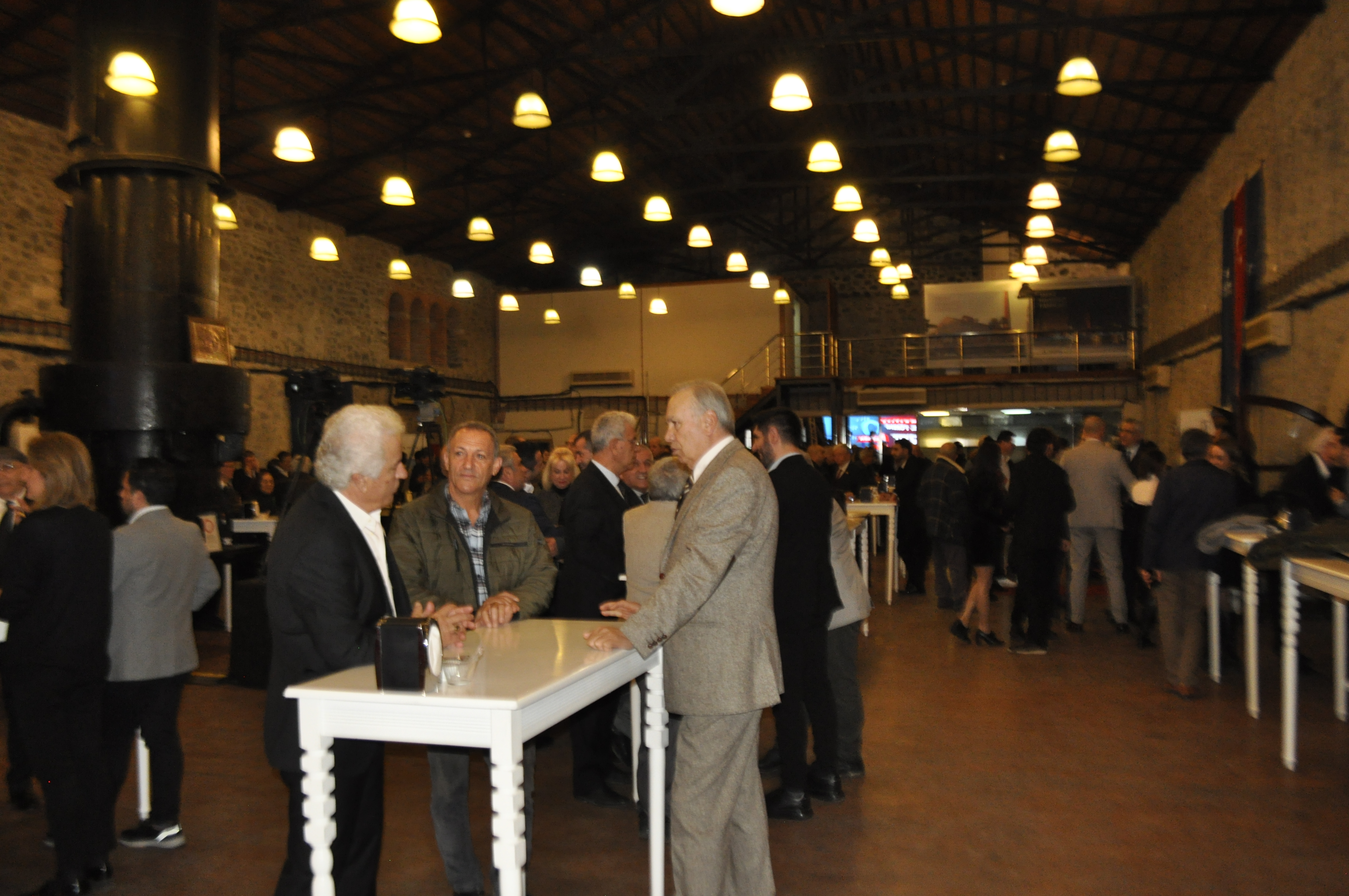 "İz Bırakanlar" ödüllerini aldı