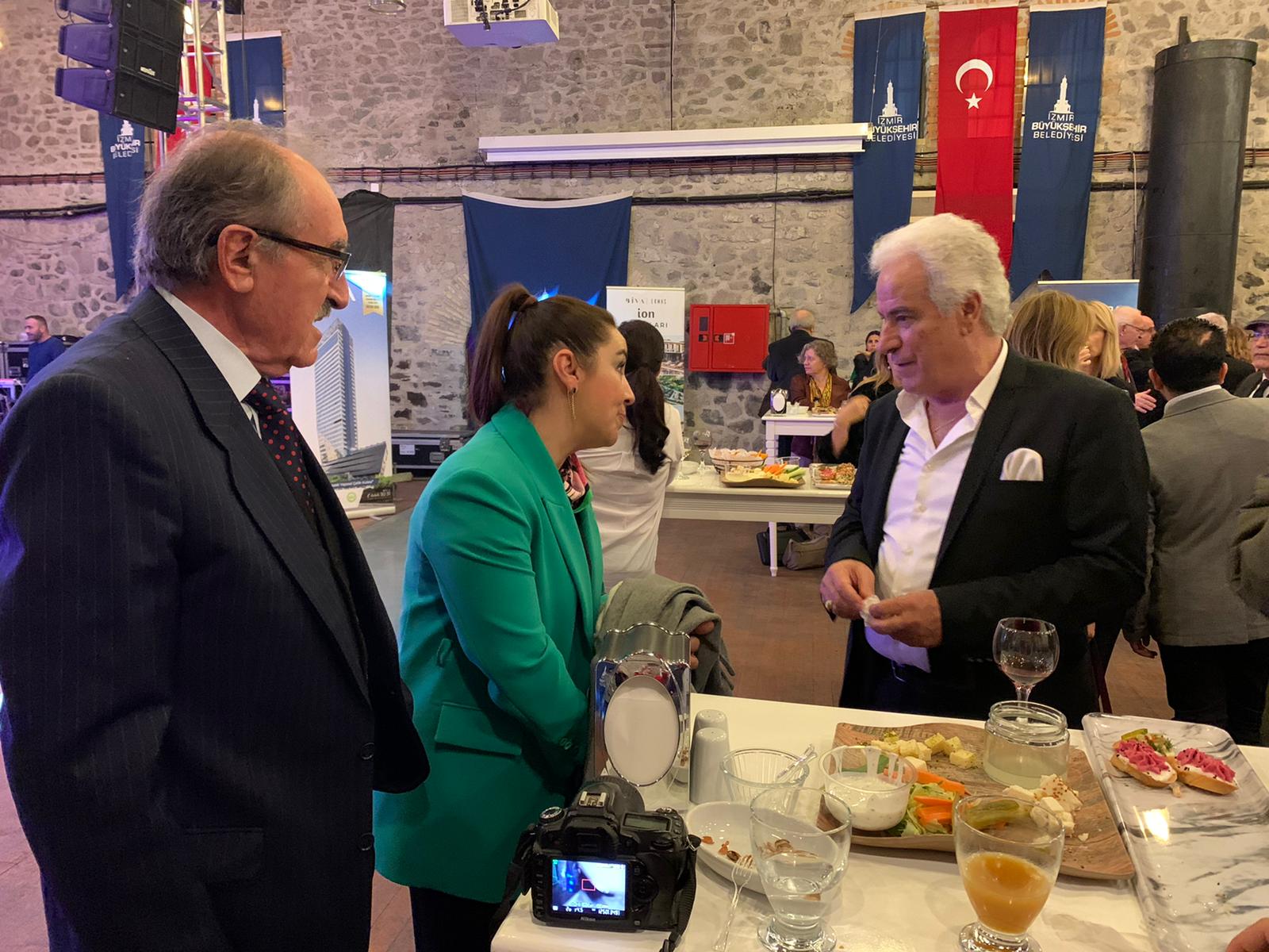 "İz Bırakanlar" ödüllerini aldı