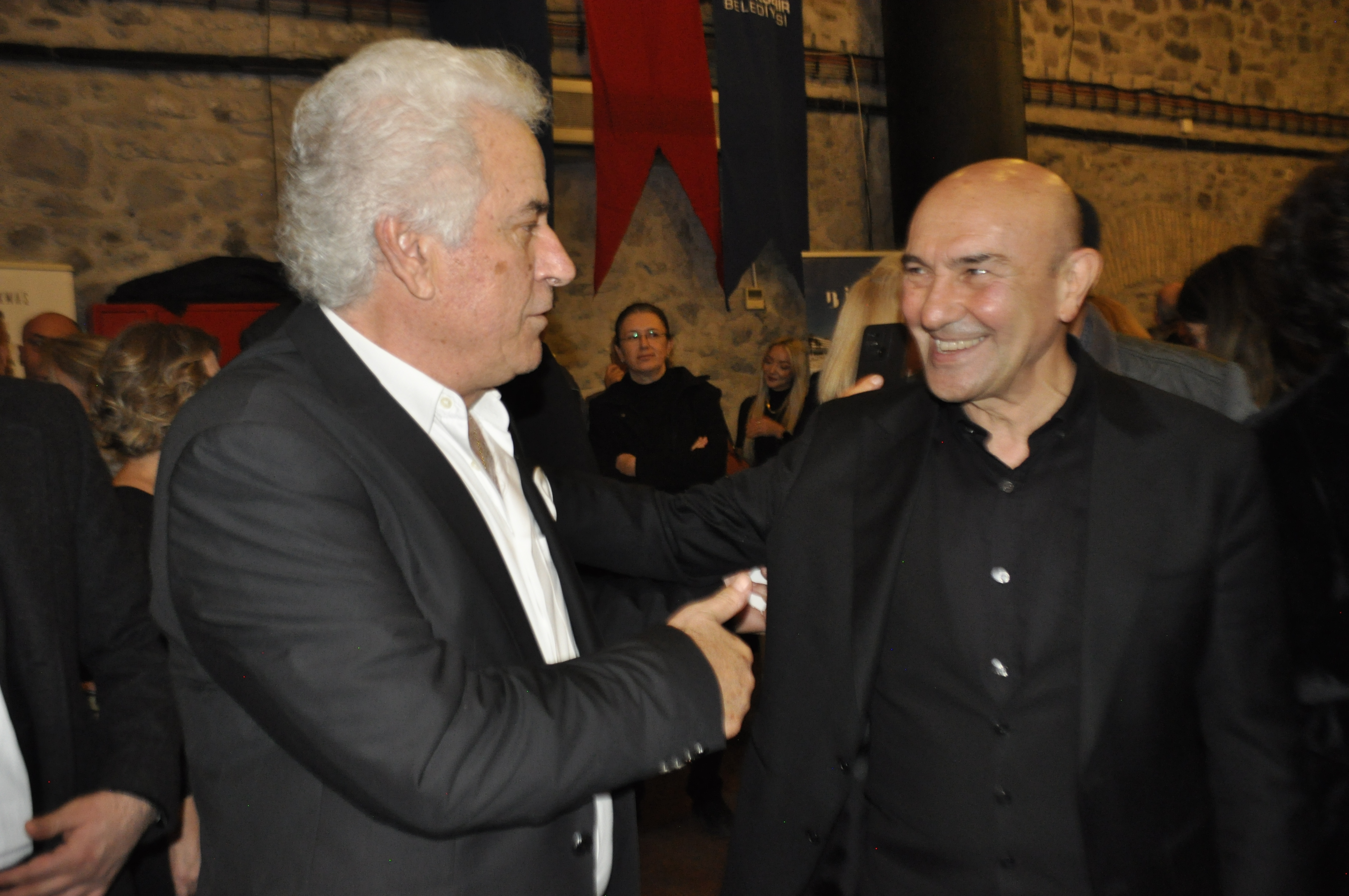 "İz Bırakanlar" ödüllerini aldı