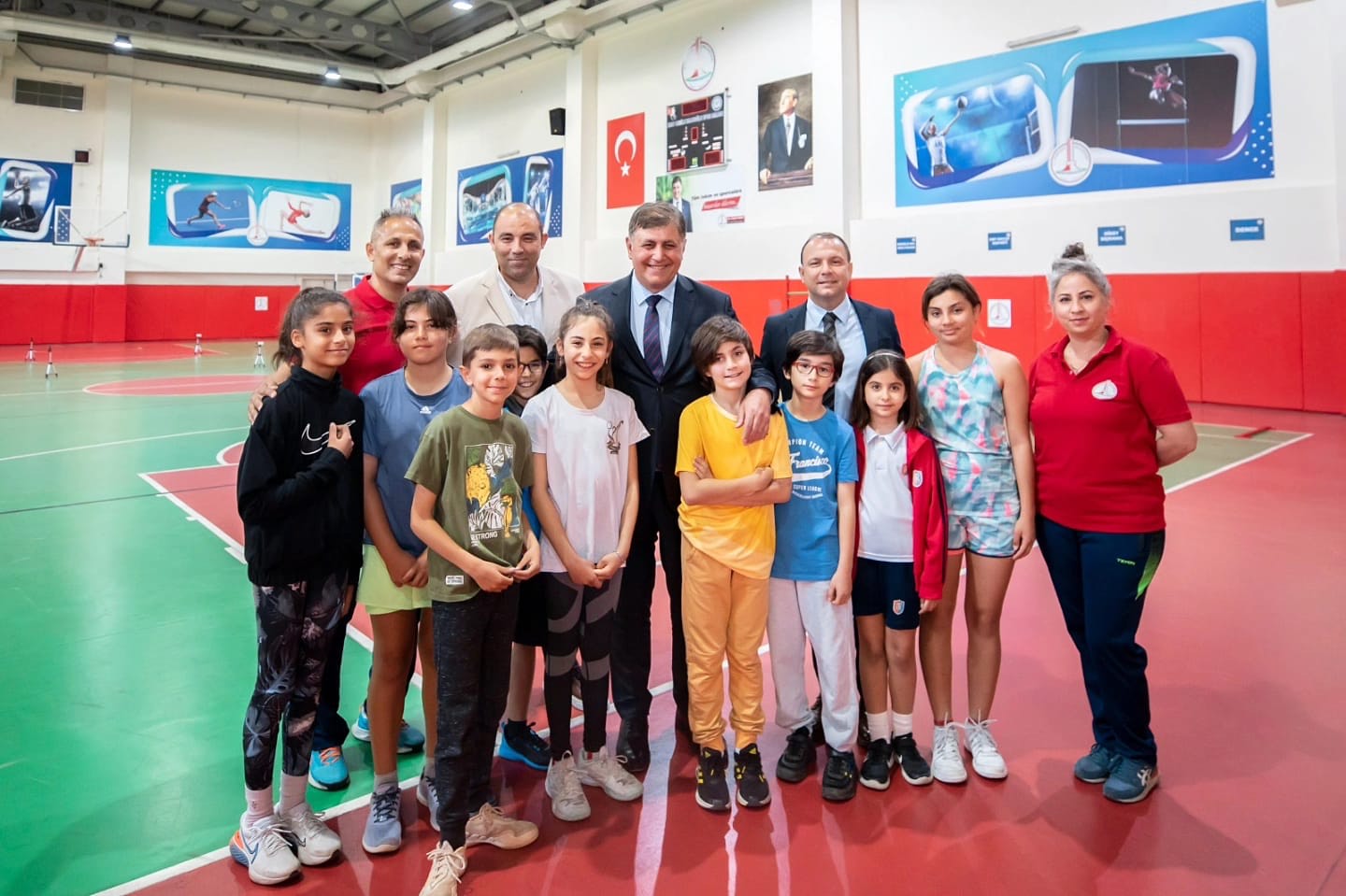 Karşıyaka Belediyesi Spor Merkezine yoğun ilgi