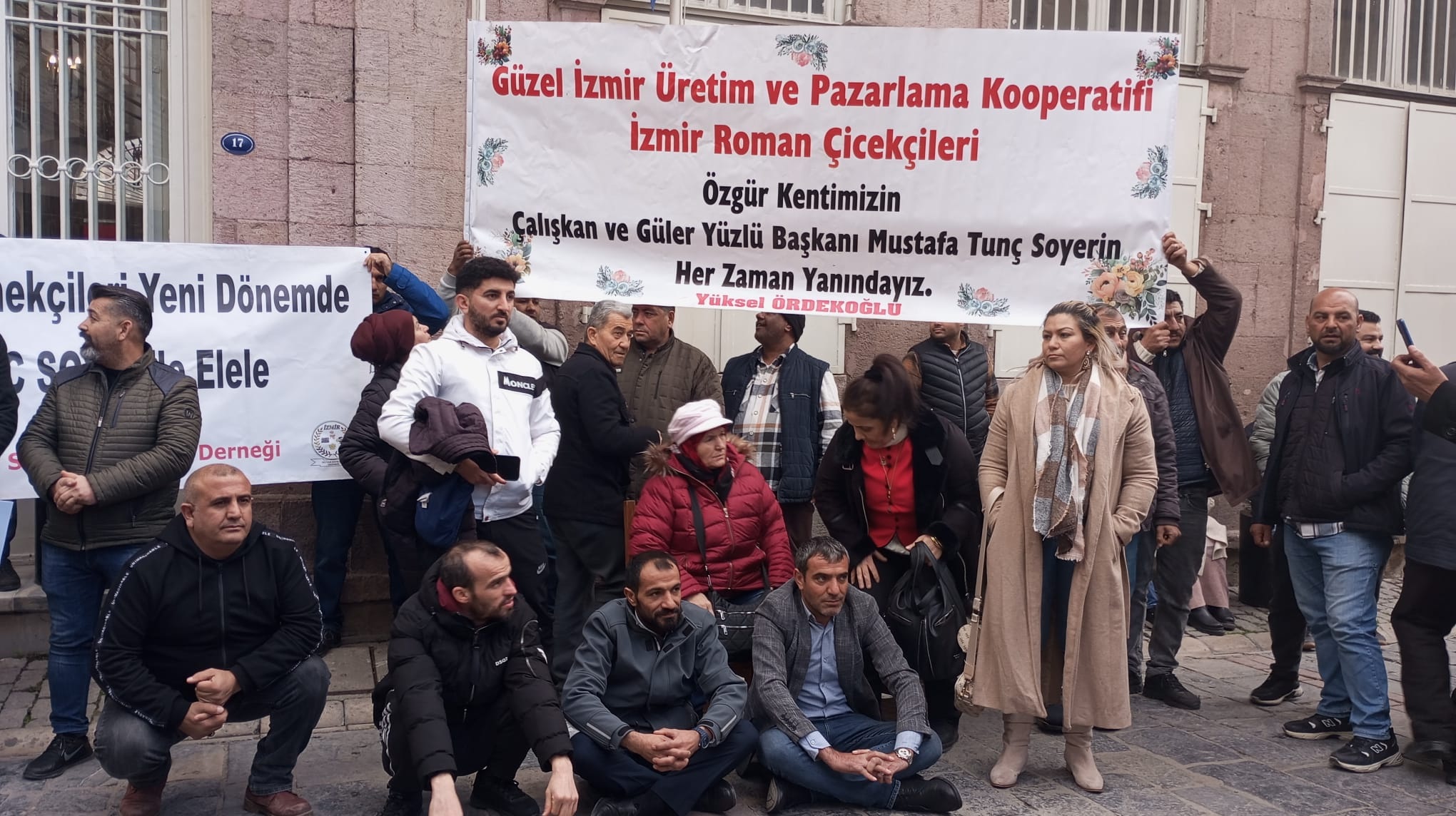 Seyyar satıcılardan, Başkan Soyer'e tam destek!