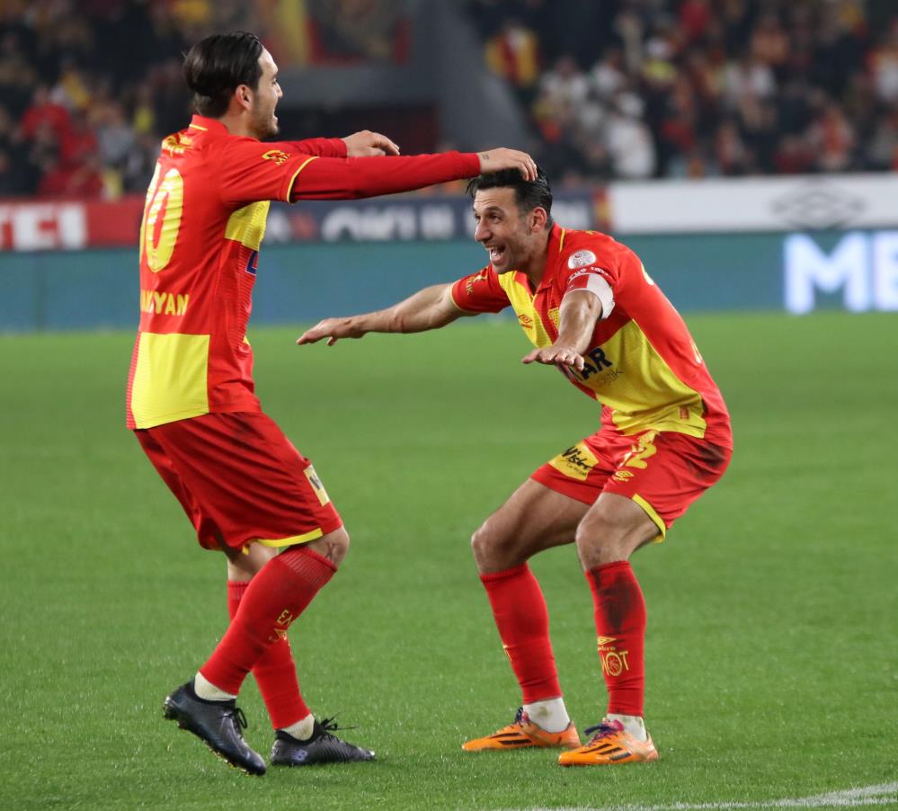 İzmir derbisinde gülen taraf Göztepe oldu