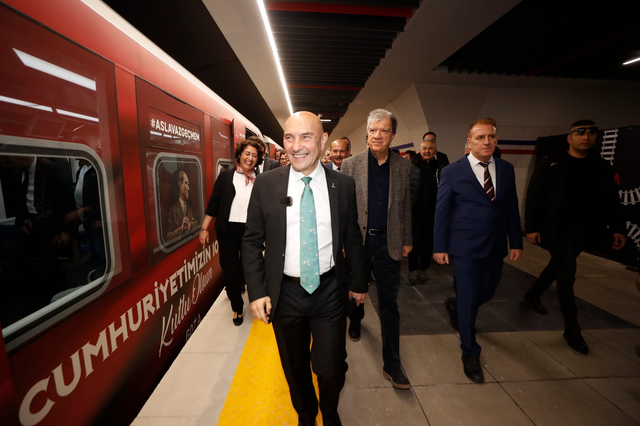 Narlıdere Metrosu görkemli bir törenle açıldı