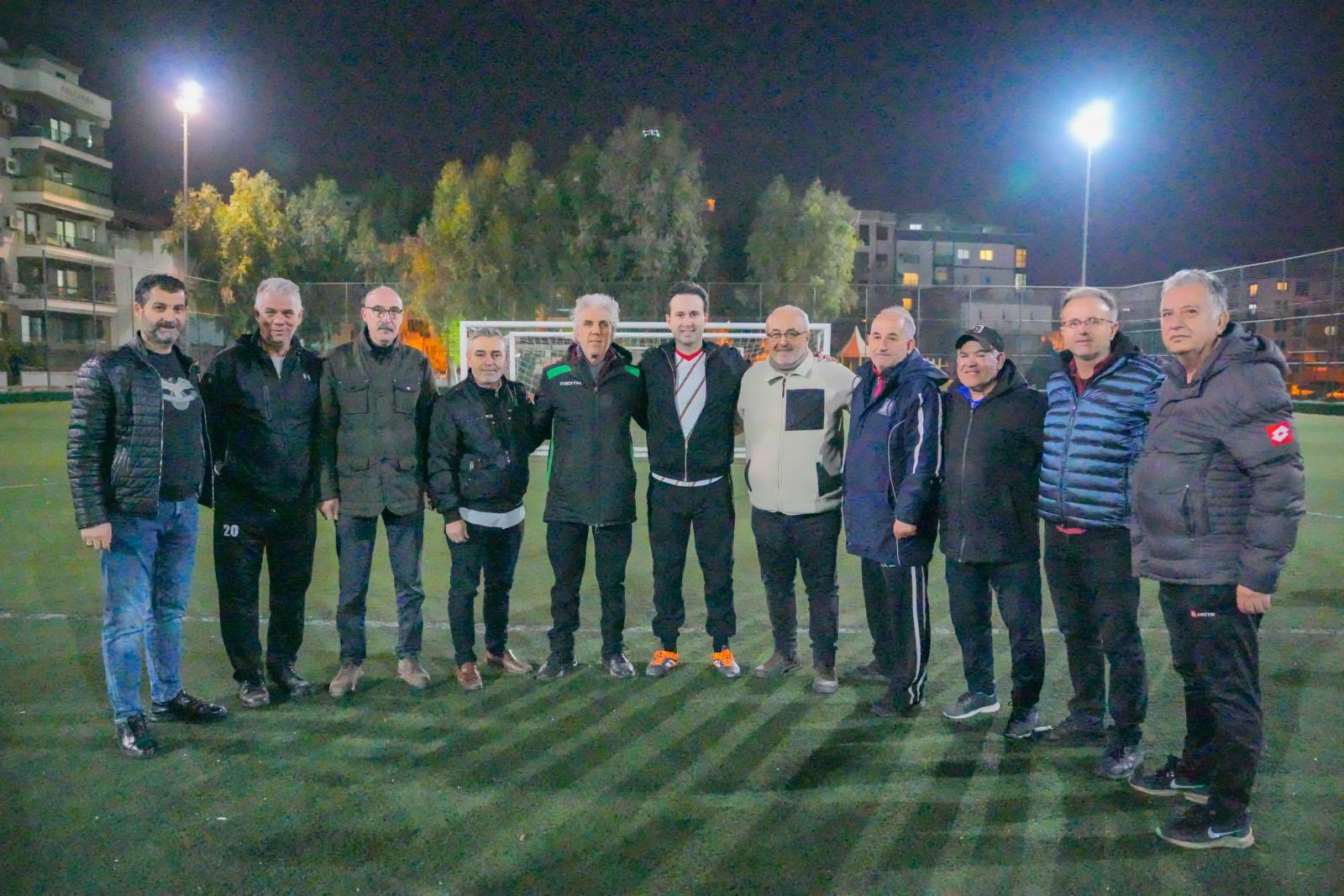 Başkan Adayı Çiftçioğlu sporcu ve taraftarla buluştu: Omuz omuza olacağız!