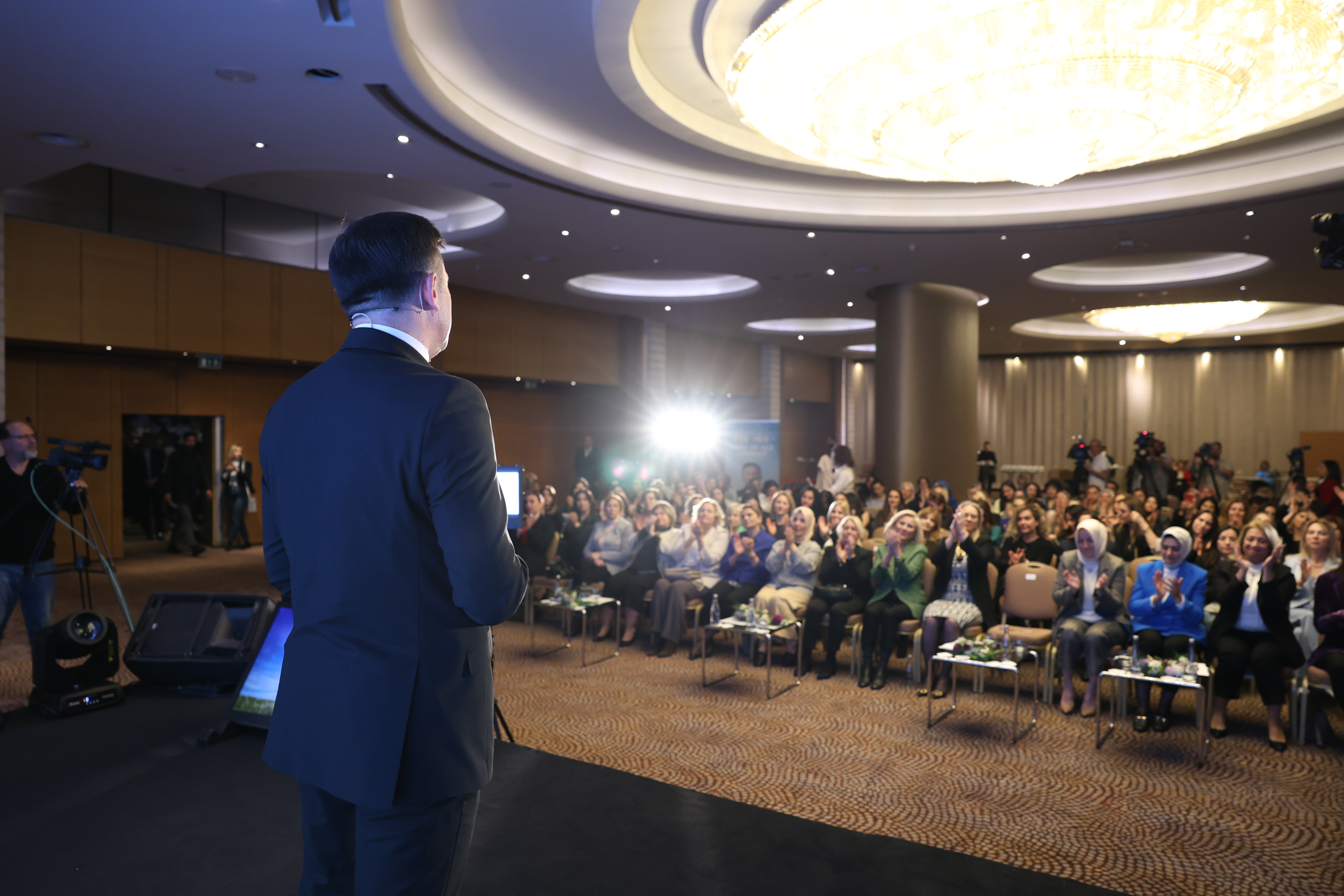 HAMZA DAĞ ''KADIN VE AİLE'' PROJELERİNİ TANITTI