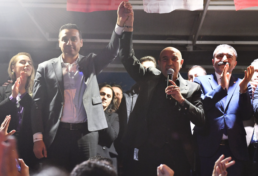 Soyer sahaya indi: Çiğli Adayı Yıldız'a destek