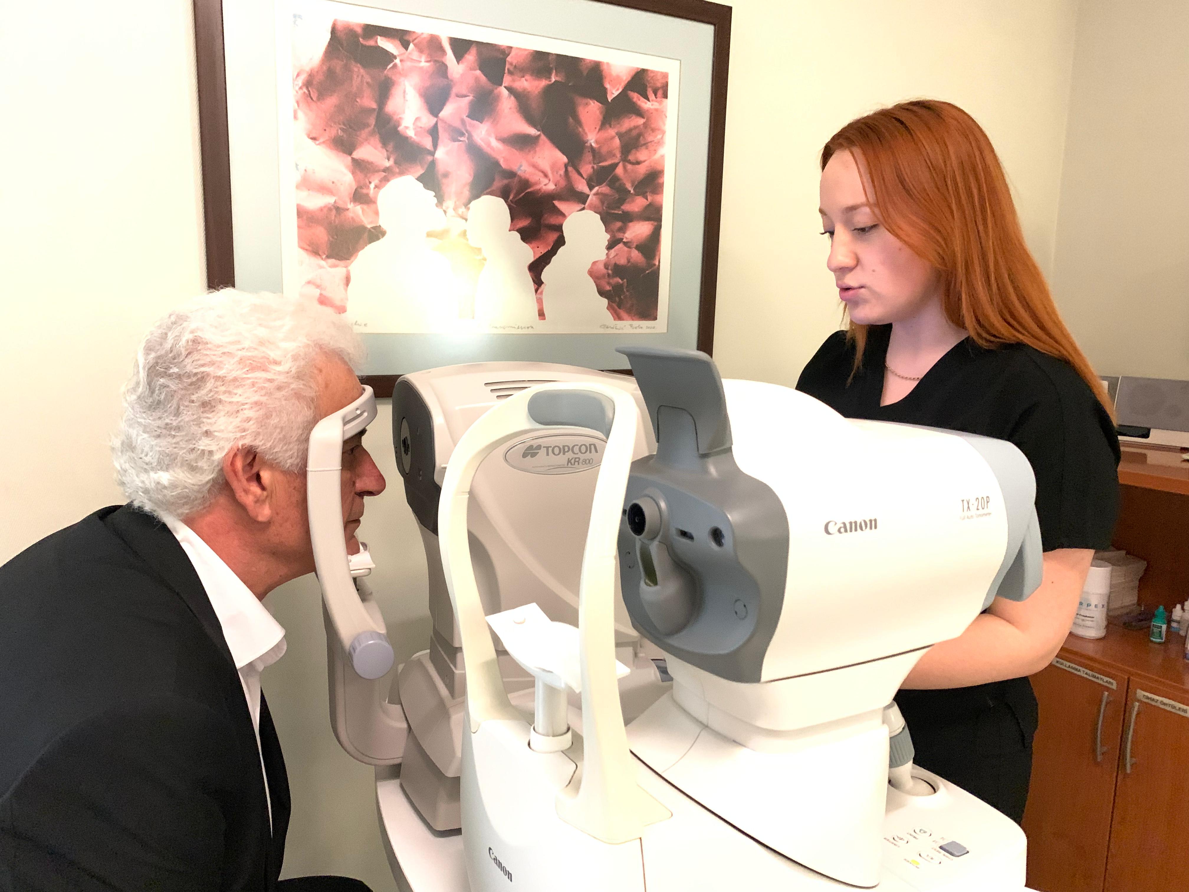 Salih Erkek'ten hastane çalışanlarına büyük övgü!