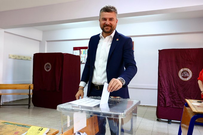 CHP İzmirli siyasiler sandık başında