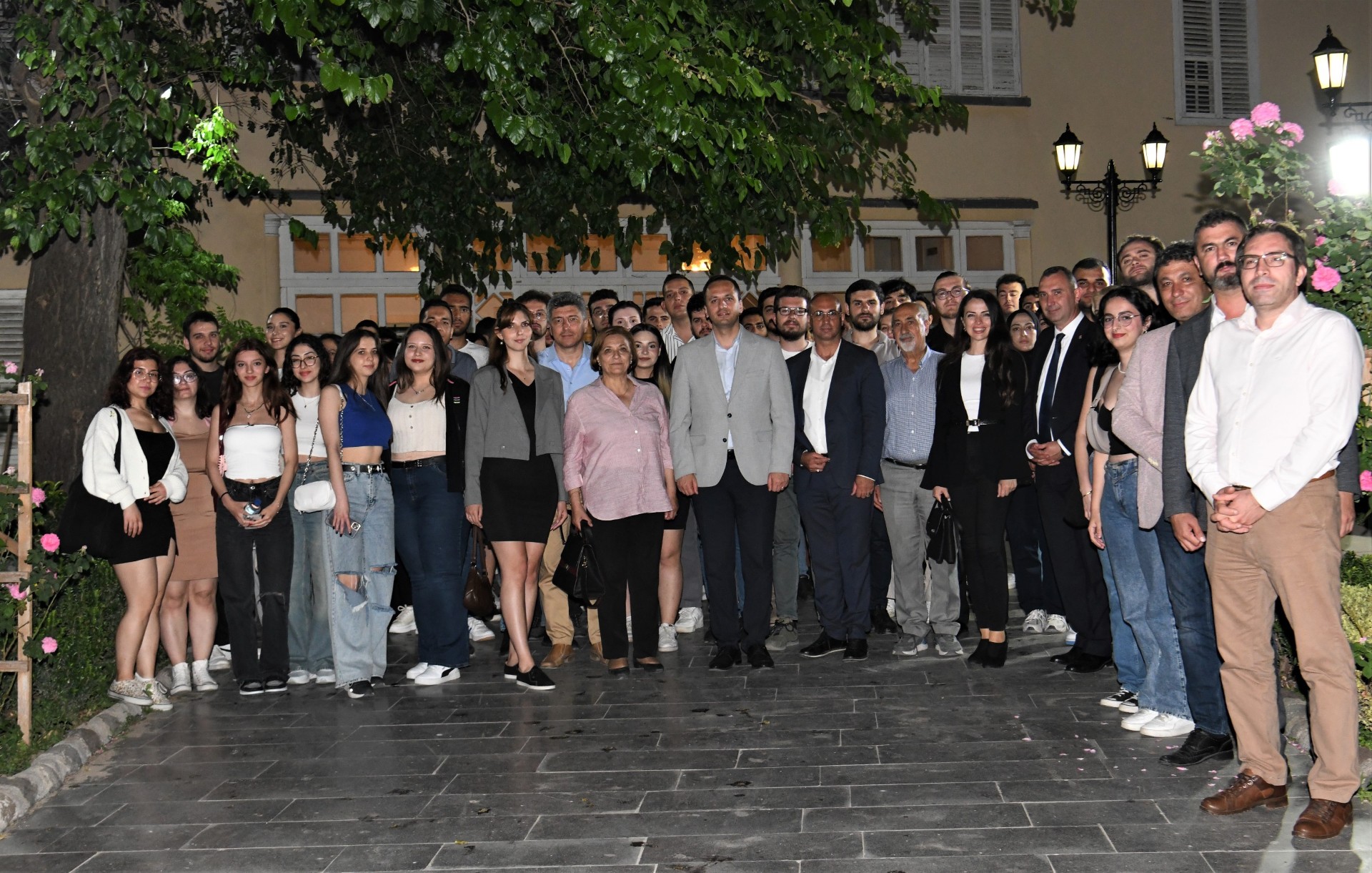 “Üye olduğum ilişkimi hiç kesmediğim tek bir dernek var, Atatürkçü Düşünce Derneği.