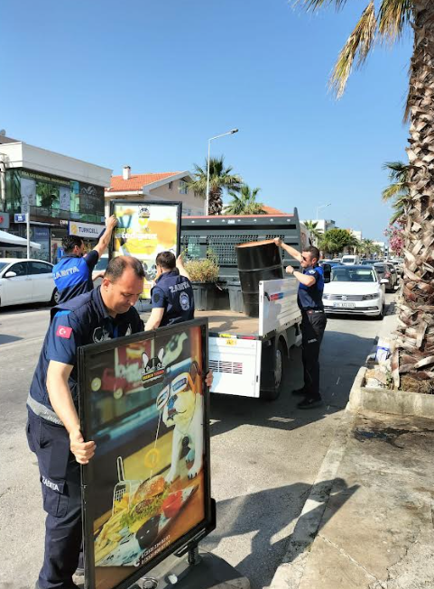 Güzelbahçe'de kaldırım işgali bitti: Cadde yayalara açıldı