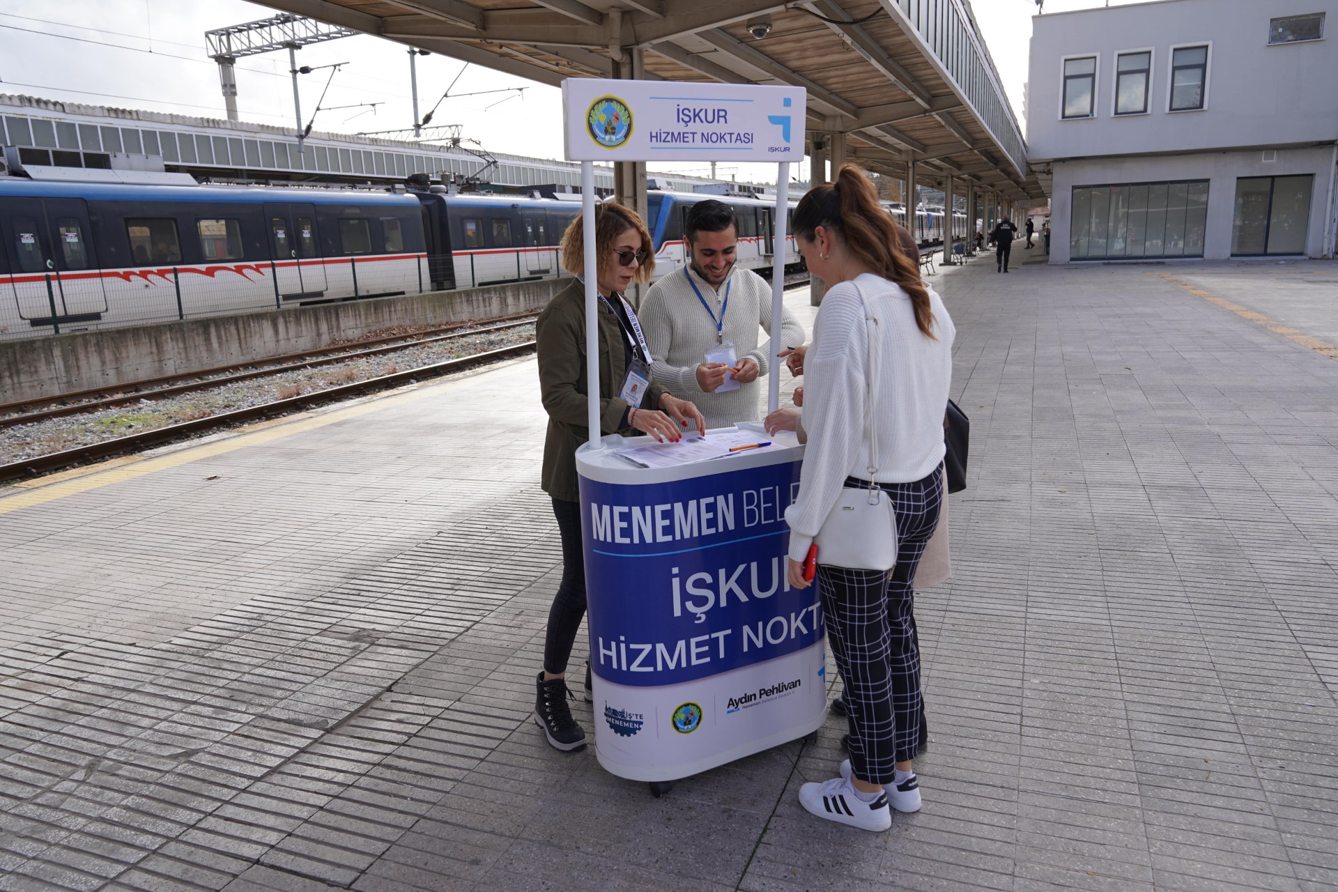 MENEMEN'DE İSTİHDAM ATAĞI SÜRÜYOR