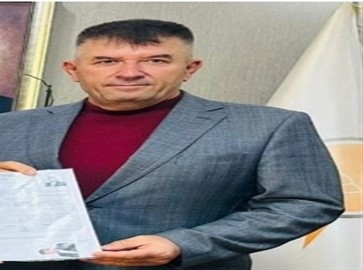 Kahvehane önünde meclis üyesine ateş açtı; polis müdahalesi ile öldü, 2 yaralı