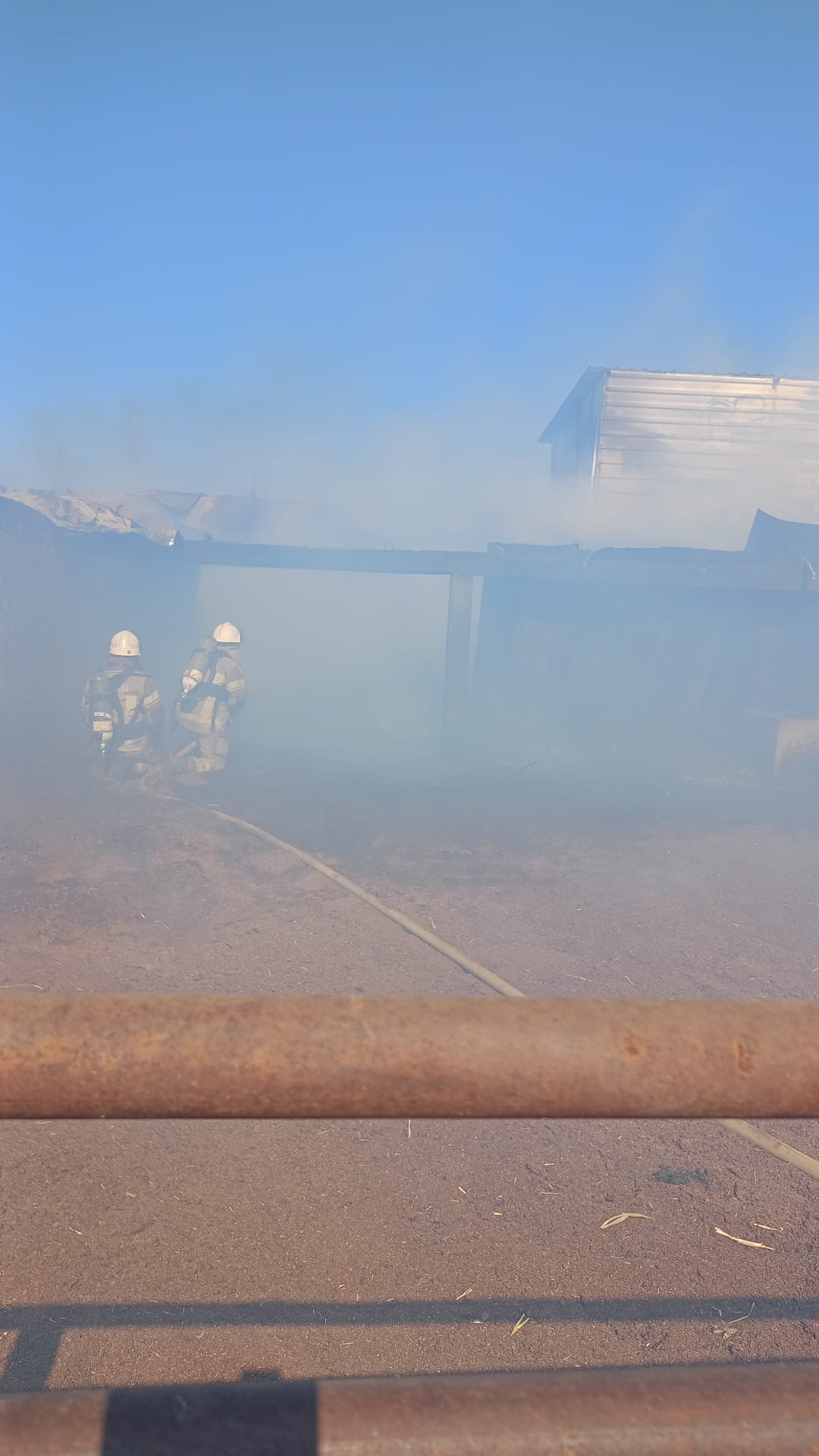 İzmir İtfaiyesi iki yangına birden müdahale etti