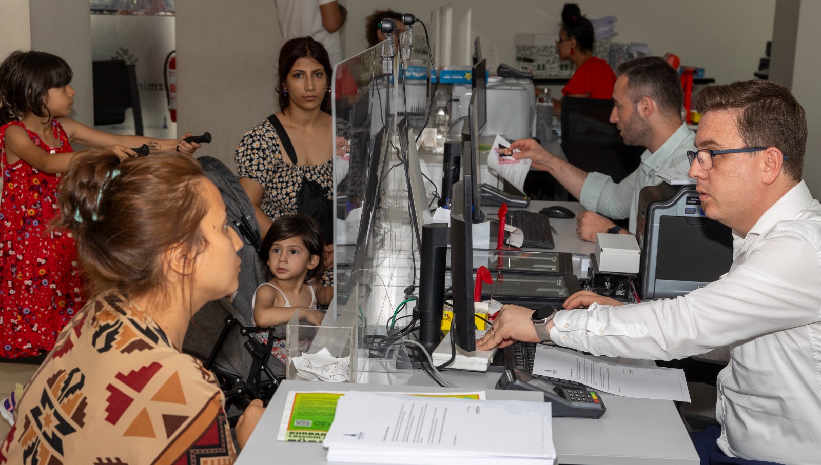 Başkan Tugay’ın seçim vaadiydi: İzmirliler Anne Kart’tan memnun kaldı