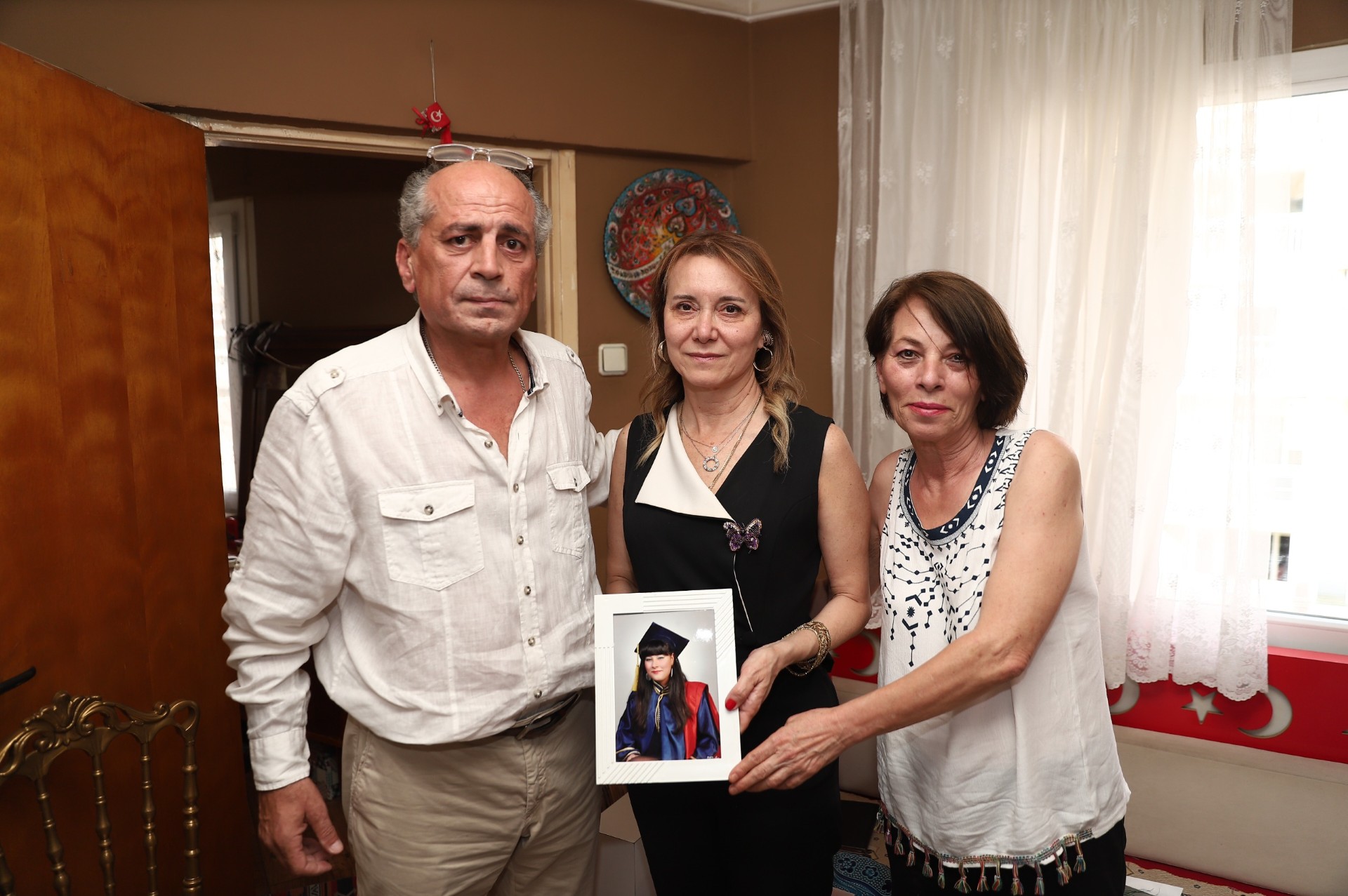 Başkan Mutlu’dan kızı öldürülen acılı babaya anlamlı ziyaret