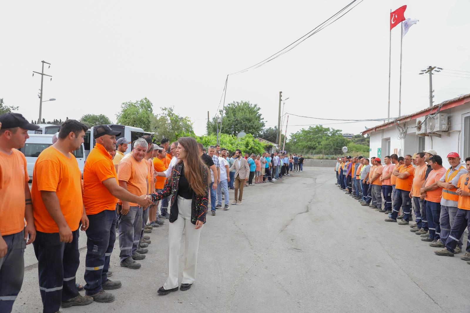 Başkan Denizli, belediye çalışanları ile bayramlaştı