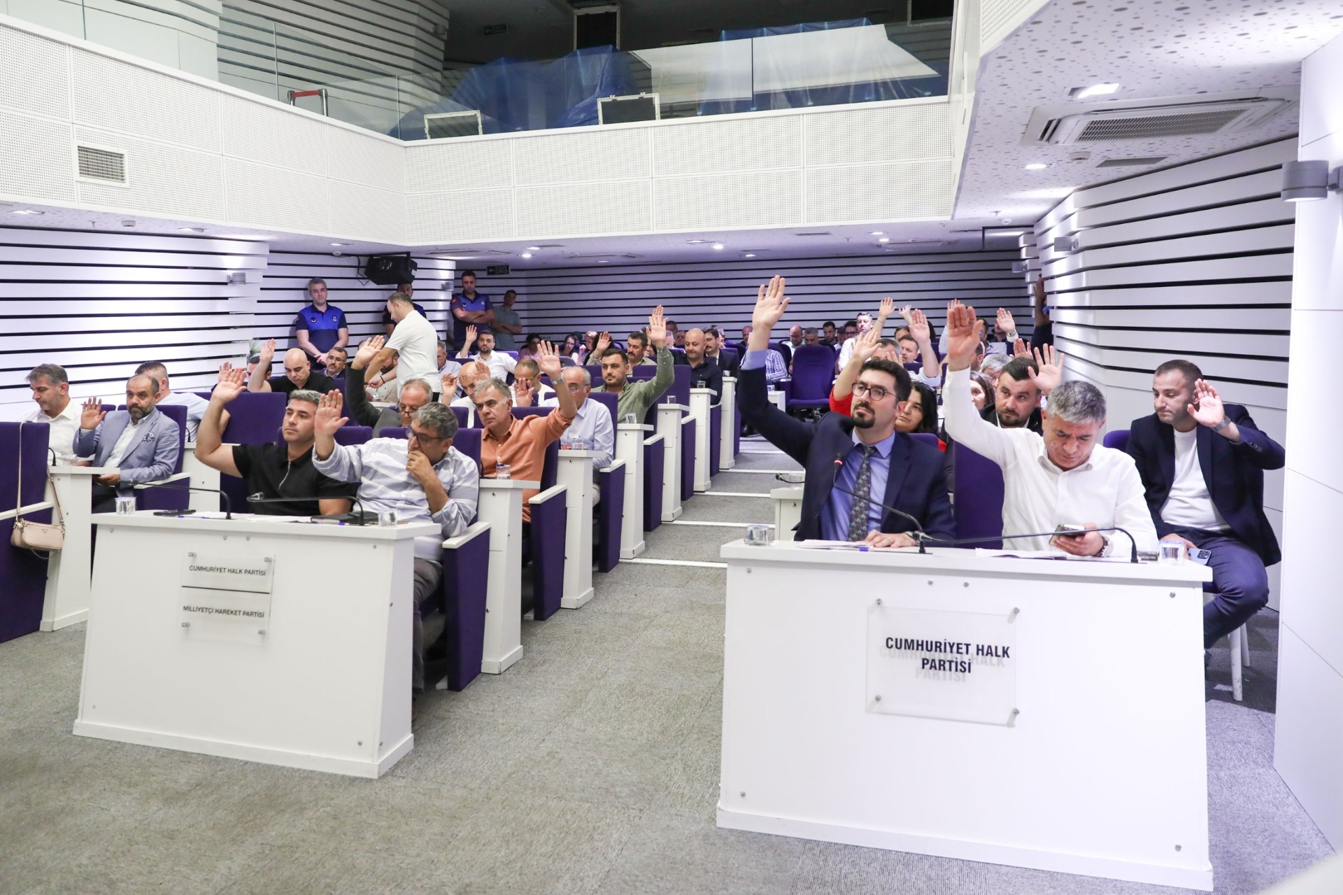 Bütün iyi niyetimizle Şirinyer pazar yeri'nin açılması için çalışıyoruz